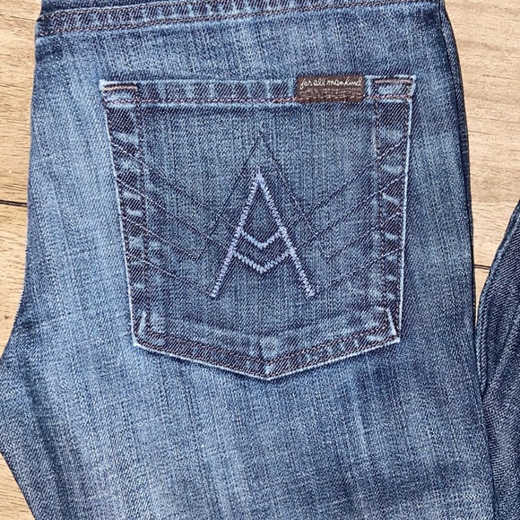 7 For All Mankind Medium Wash Lexie Cut Petite Jeans with A Pocket - Picture 4 of 7